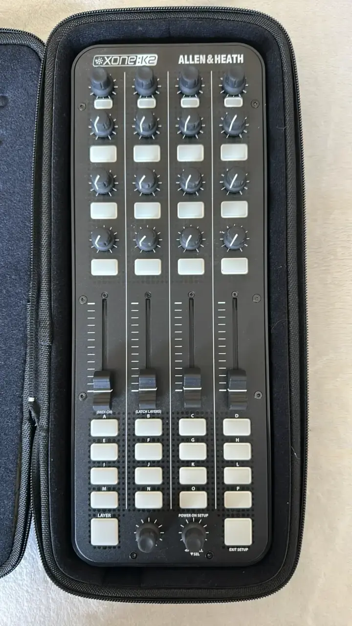Controlador MIDI Allen & Heath Xone:K2 con estuche - 1