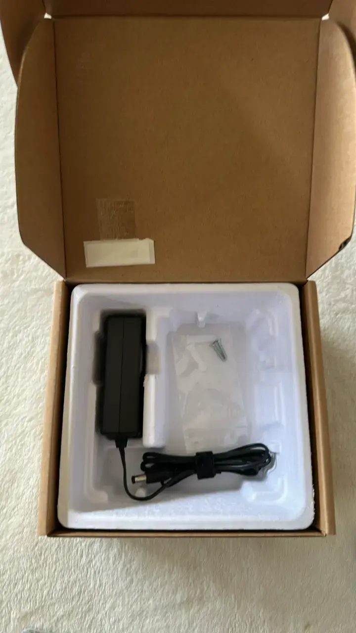 Router Ubiquiti UniFi USG con adaptador - 4