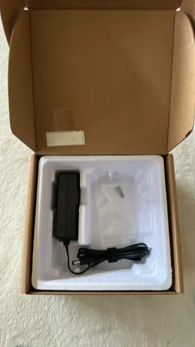 Router Ubiquiti UniFi USG con adaptador - miniatura 4