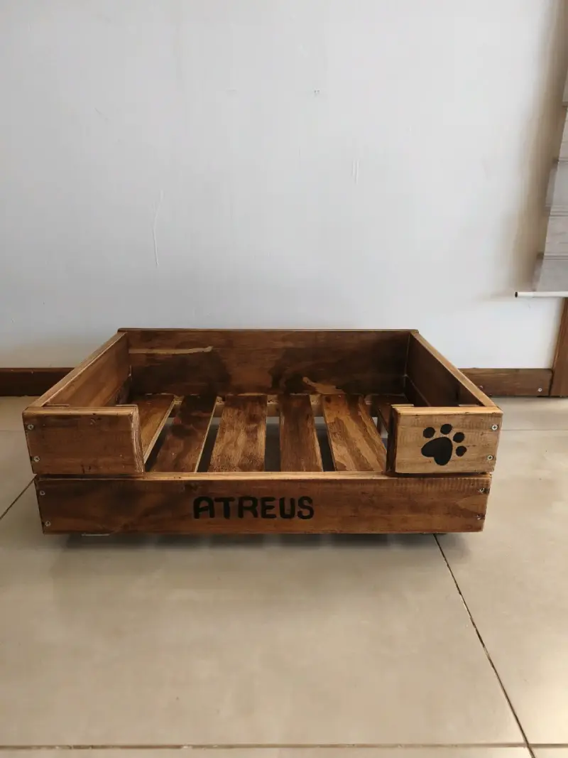 Cama de madera para mascotas - 1