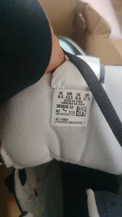 Zapatillas deportivas negras y blancas talla 42.5 - miniatura 2