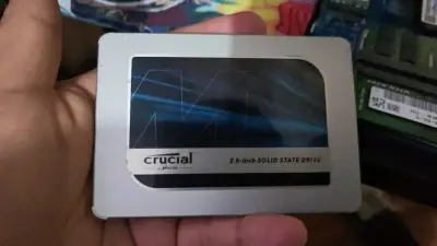 Disco Sata Crucial 500GB - miniatura 1