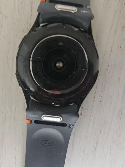 Reloj inteligente con cargador USB - miniatura 1