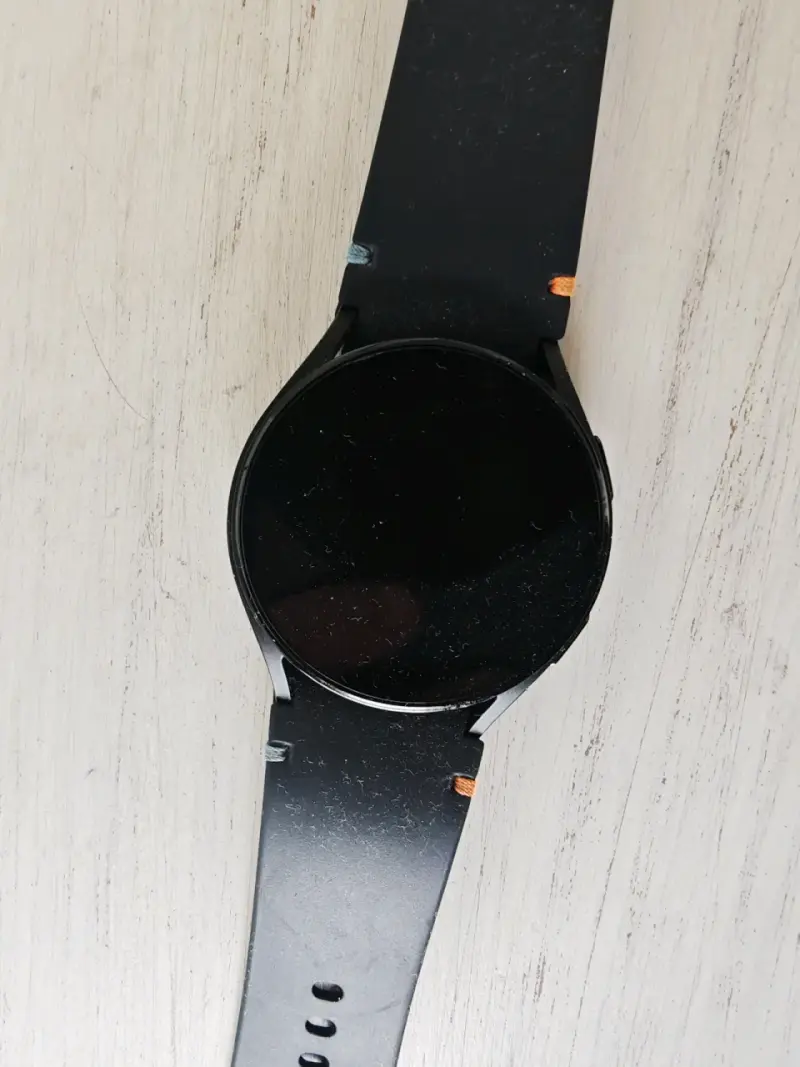 Reloj inteligente con cargador USB - 3