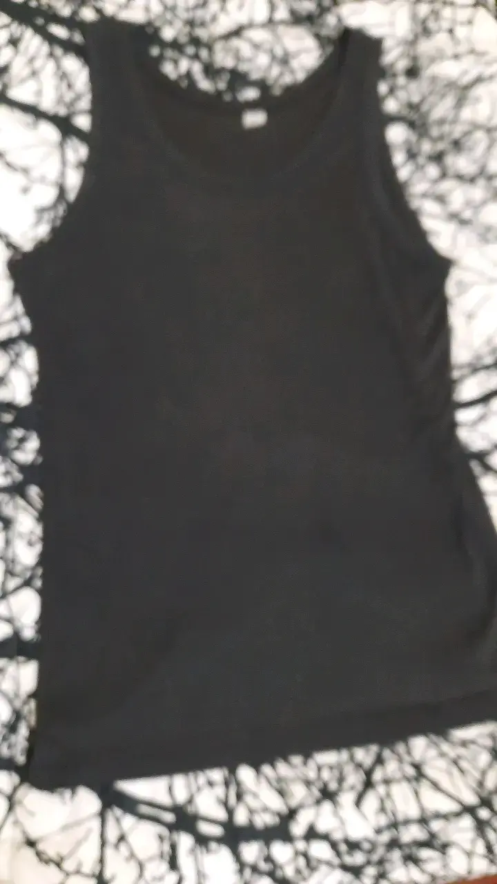 Polera sin mangas negra para mujer - 1