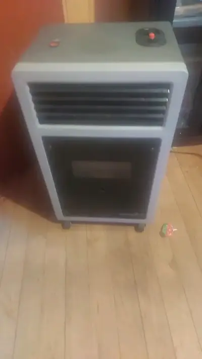 Refrigerador Hisense gris en buen estado - miniatura 5