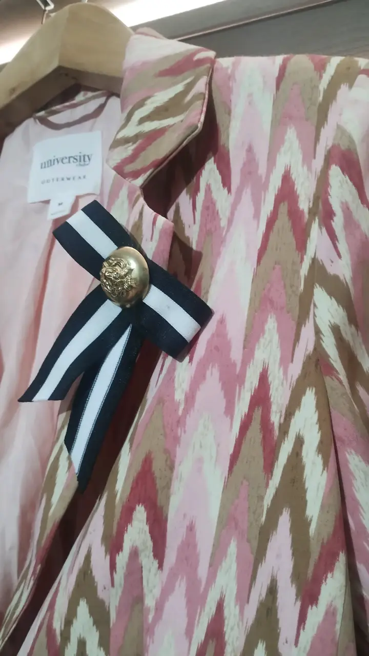 Blazer estampado zigzag rosa y beige para mujer - 2