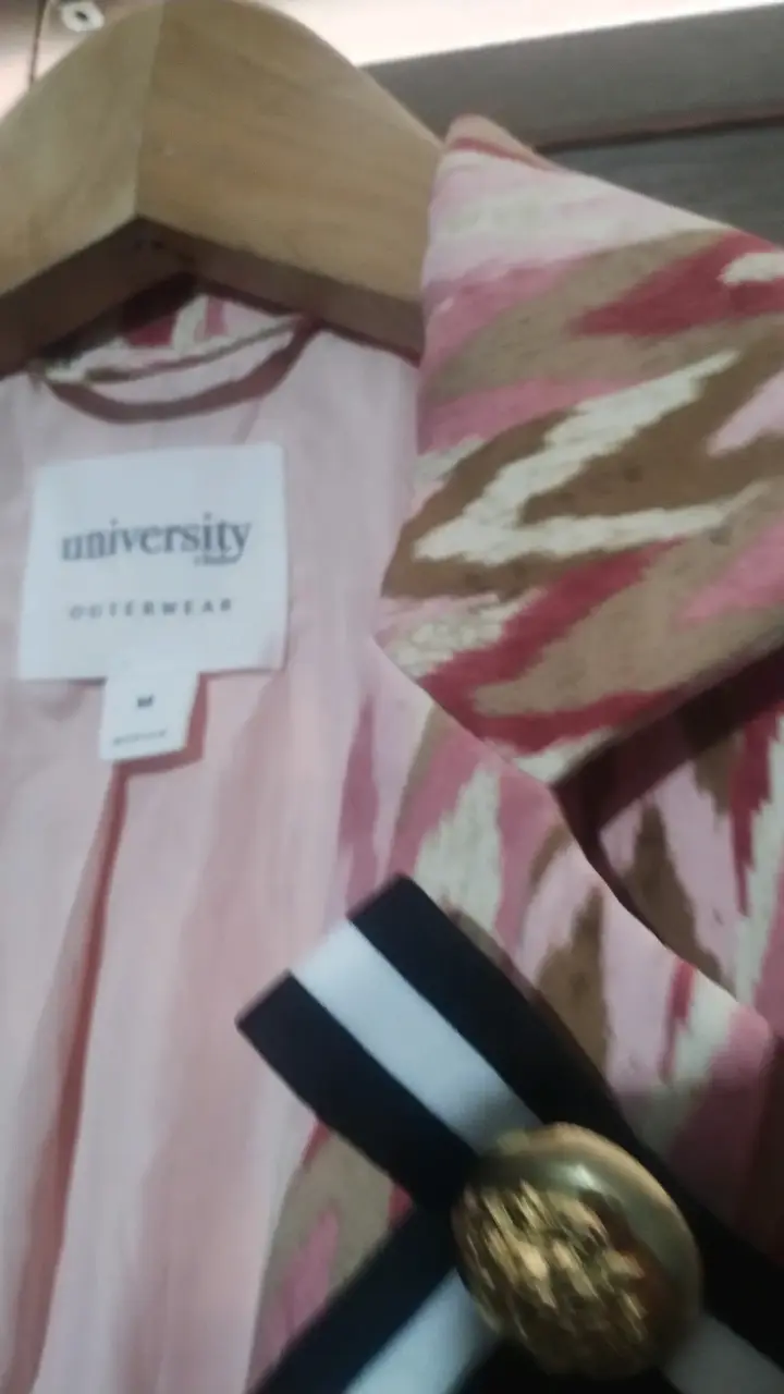 Blazer estampado zigzag rosa y beige para mujer - 3