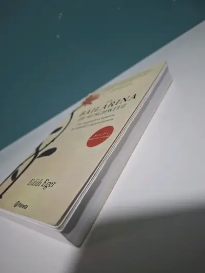 Libro La Bailarina de Auschwitz de Edith Eger - miniatura 4