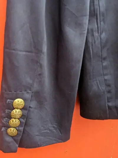 Blazer azul marino Banana Republic con botones dorados - miniatura 3