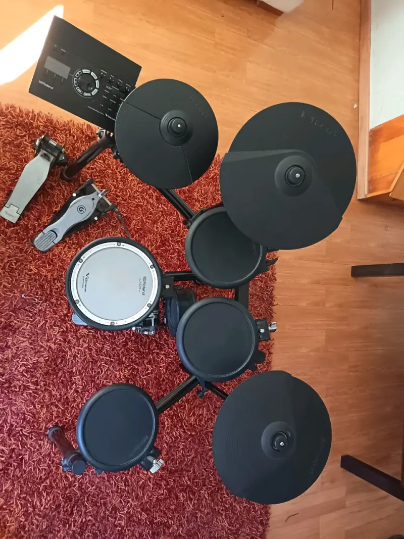 Batería Electrónica Roland TD 17-L + doble pedal - 1