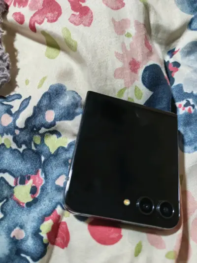Samsung Galaxy z flip 5 - miniatura 1