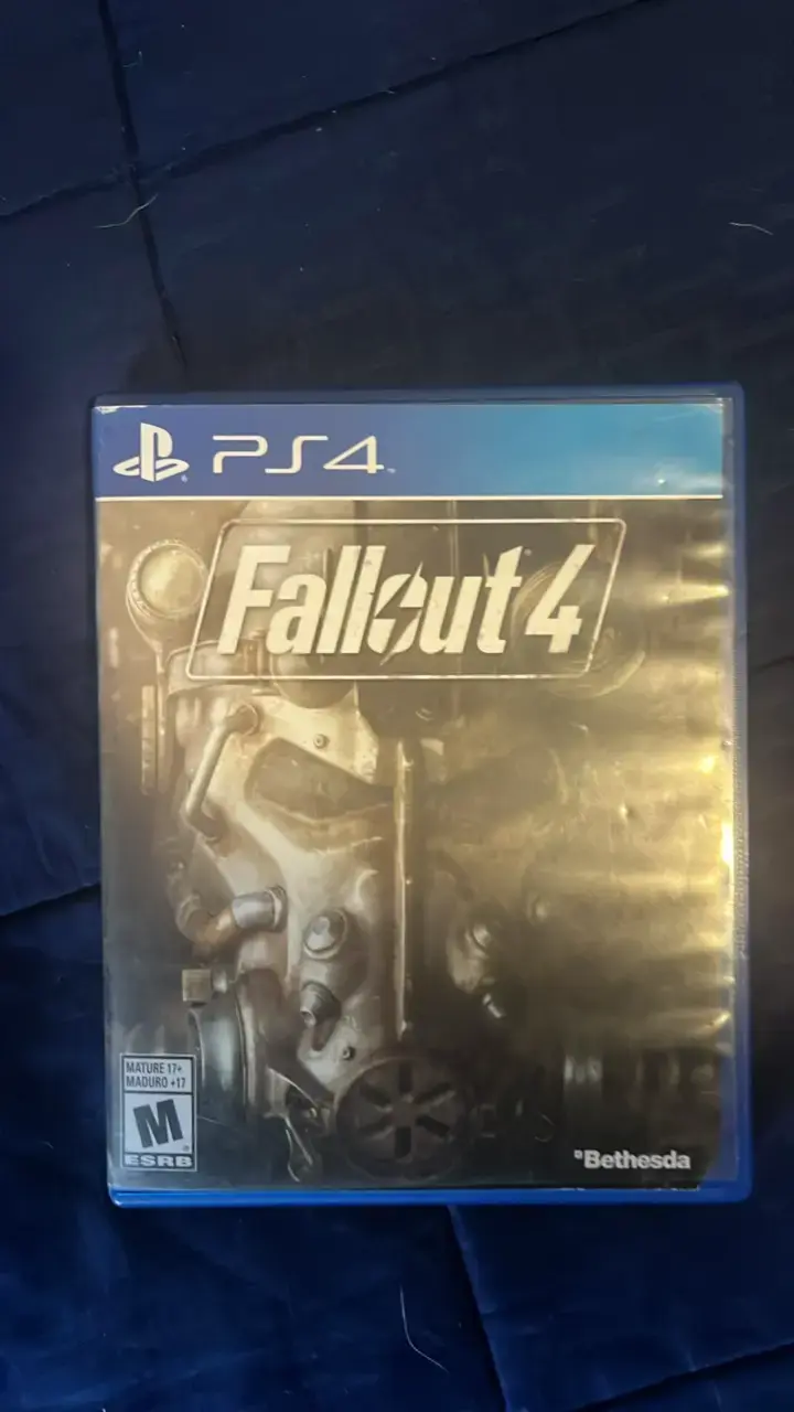 Pack de juegos PS4:Cod Fallout 4 y GTA V - 4