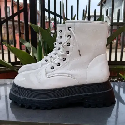 Botas blancas de plataforma MD Shoes - miniatura 1