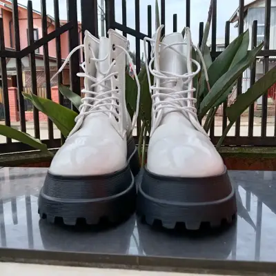 Botas blancas de plataforma MD Shoes - miniatura 3