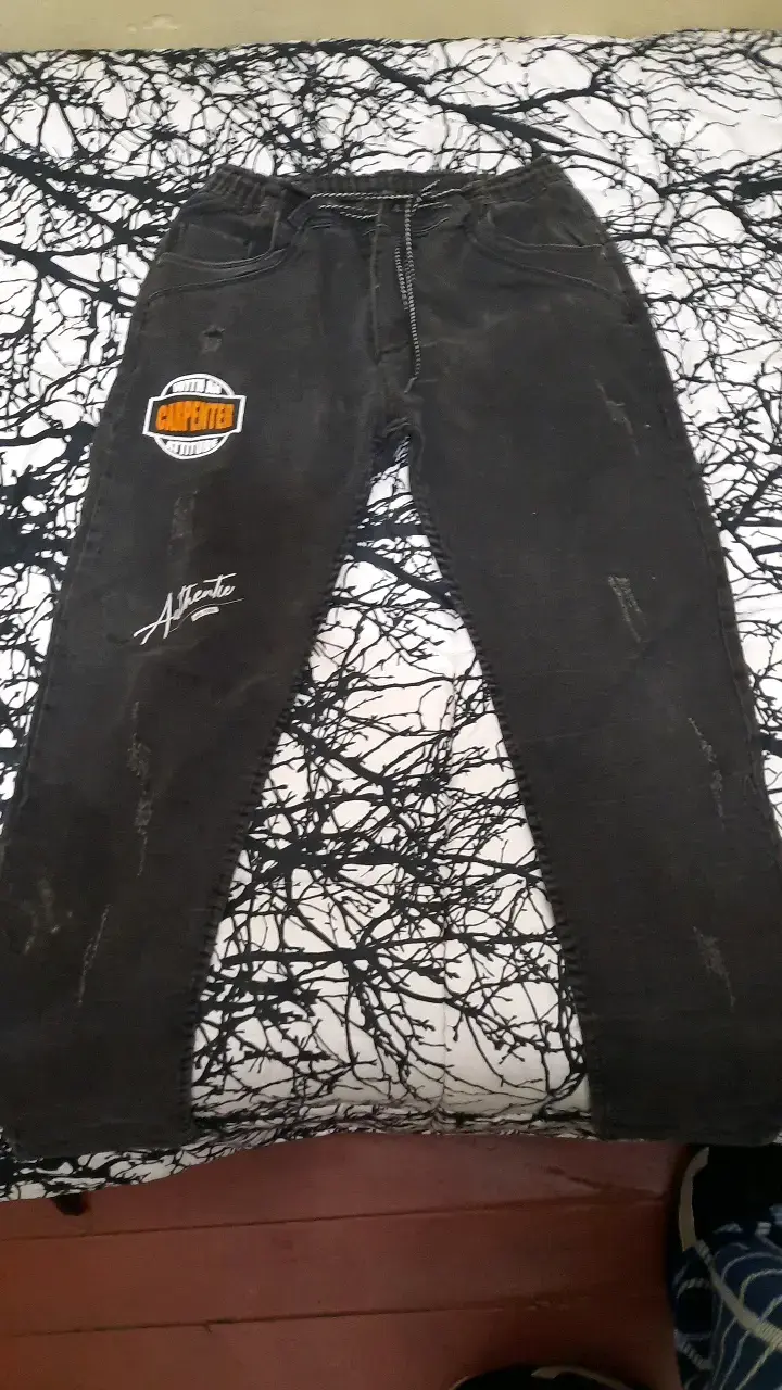 Jeans negros con diseño desgastado para hombre - 1