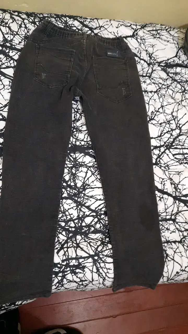Jeans negros con diseño desgastado para hombre - 3