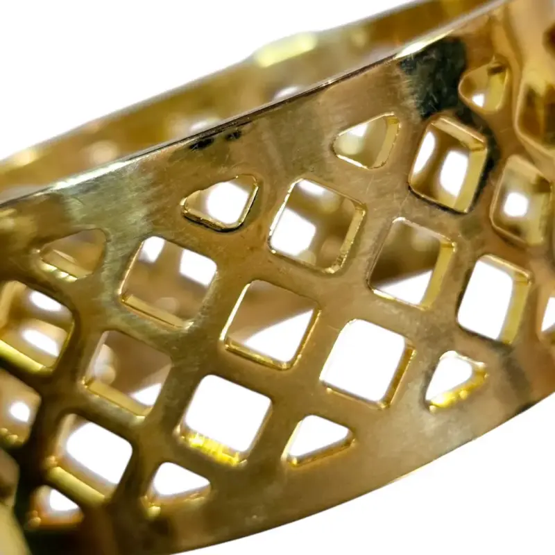 Pulsera Brazalete Ancho Calado de Rejilla Dorado - 2