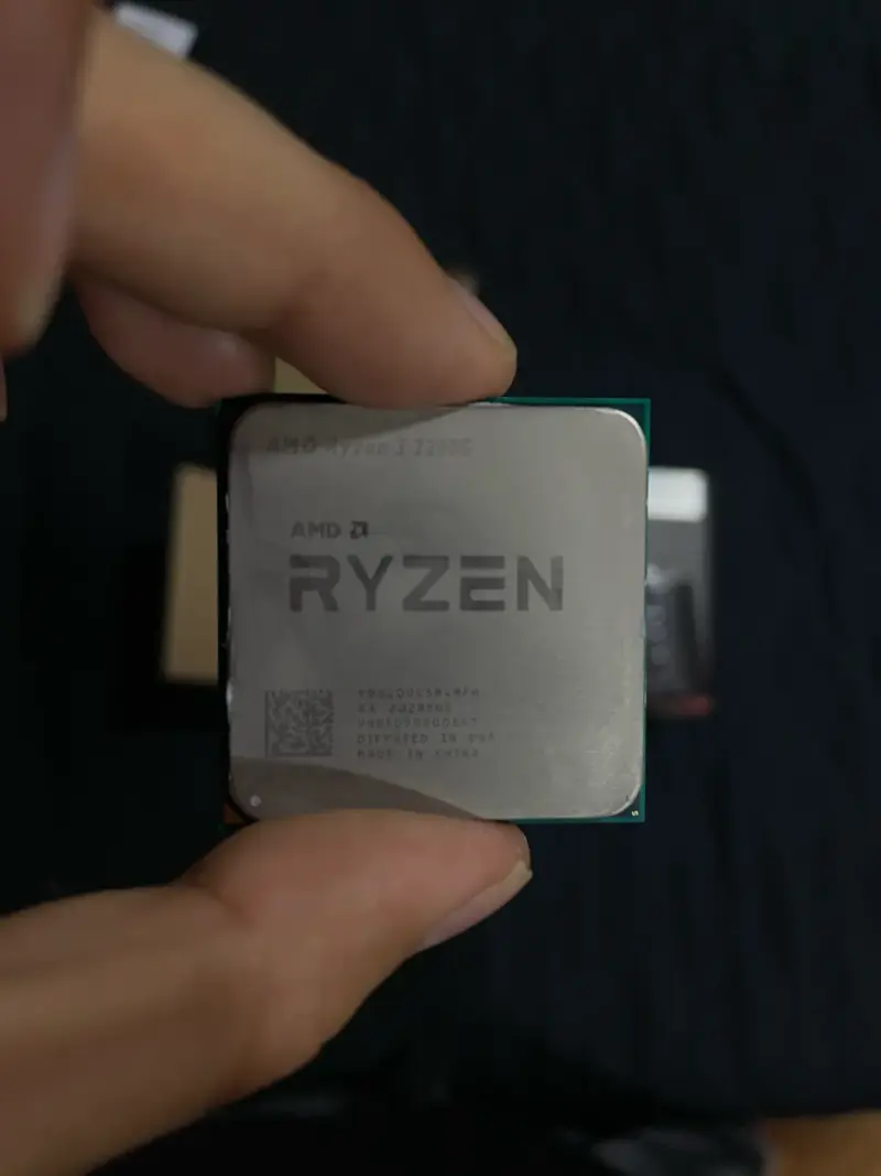 AMD Ryzen 3 3200G + Cooler AMD Original + Caja | F - 2