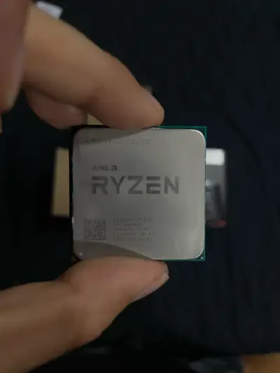 AMD Ryzen 3 3200G + Cooler AMD Original + Caja | F - miniatura 2