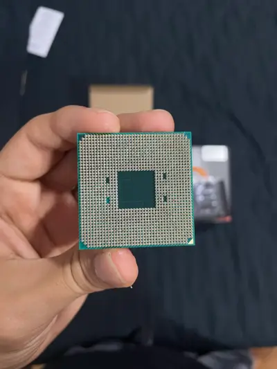 AMD Ryzen 3 3200G + Cooler AMD Original + Caja | F - miniatura 3