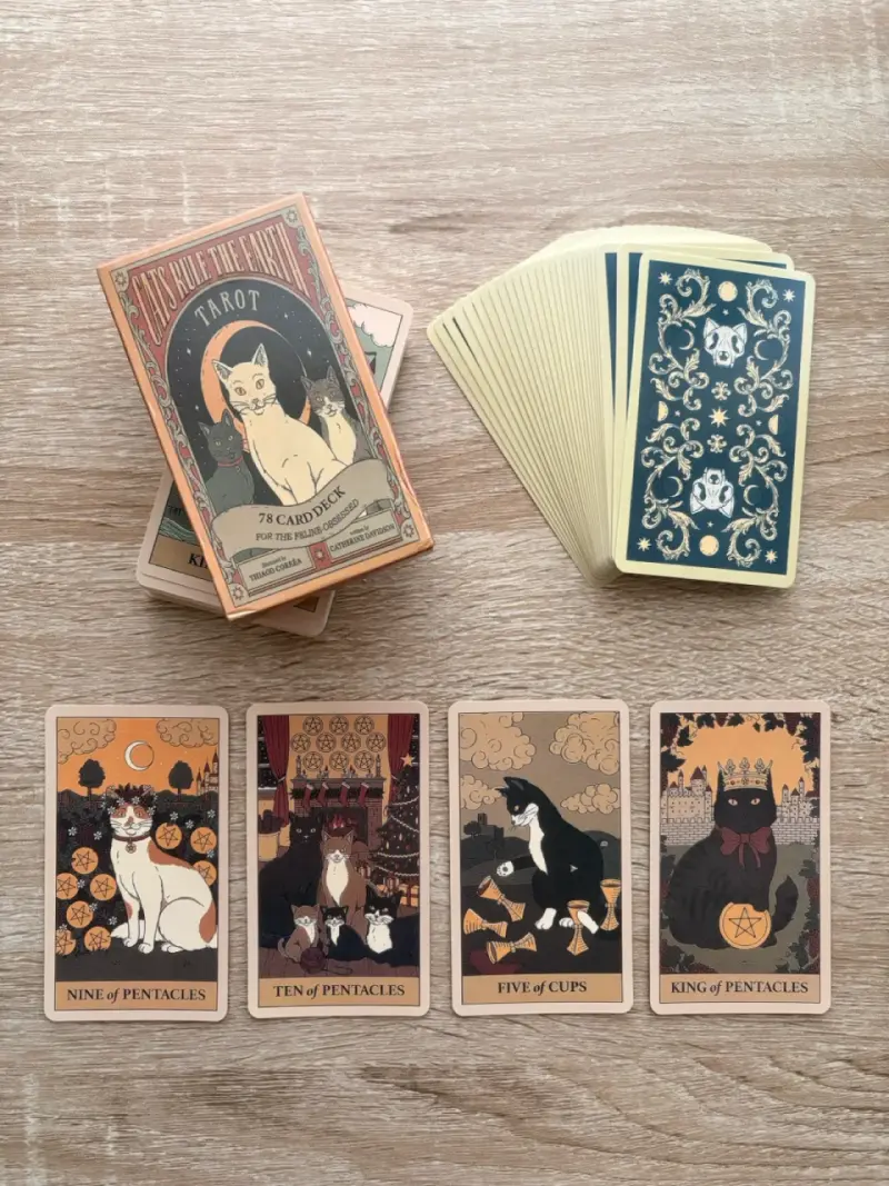 Baraja de Tarot 'Cats Rule the Earth' 78 cartas