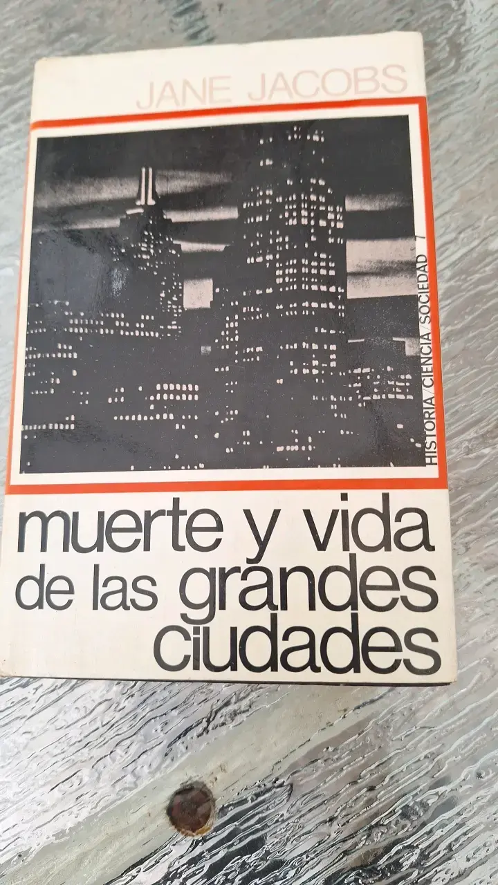 Libro 'Muerte y Vida de las Grandes Ciudades' de Jane Jacobs - 1