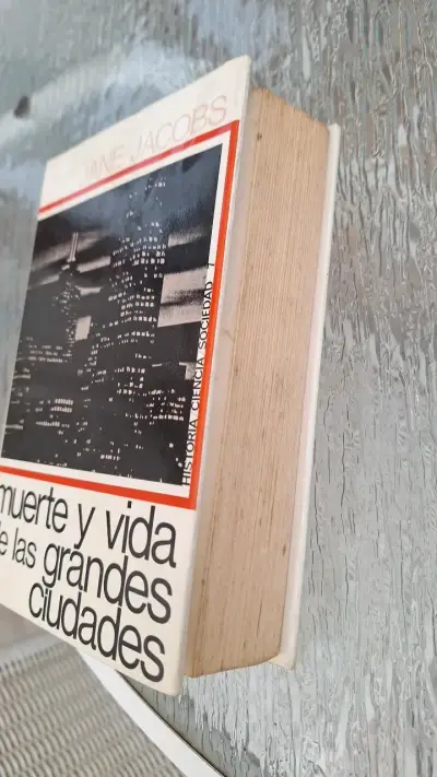 Libro 'Muerte y Vida de las Grandes Ciudades' de Jane Jacobs - miniatura 3