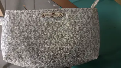 Cartera cruzada plateada Michael Kors - miniatura 2