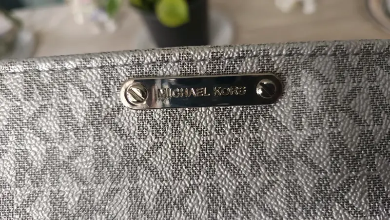 Cartera cruzada plateada Michael Kors - 3