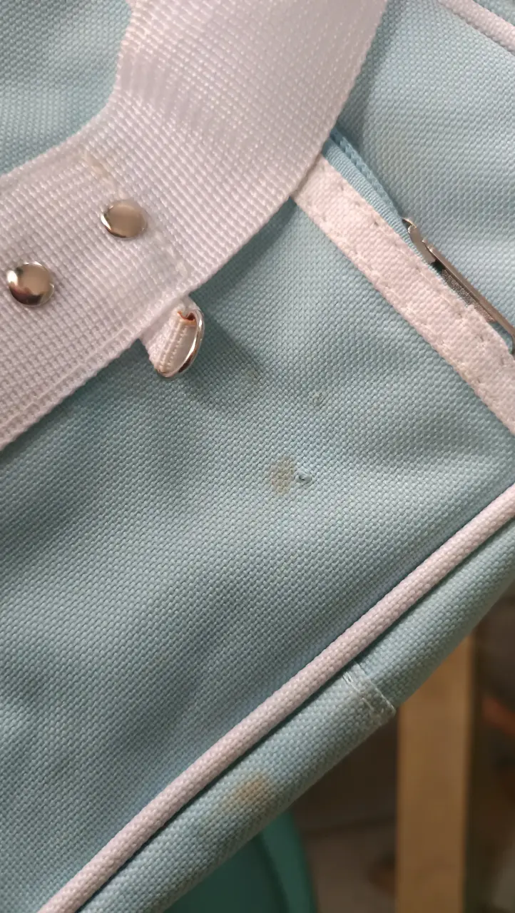 Bolso de mano azul claro con diseño de corazón - 4