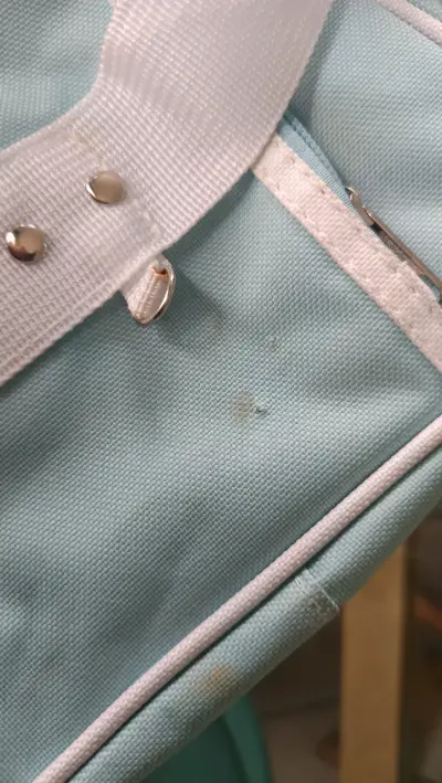 Bolso de mano azul claro con diseño de corazón - miniatura 4