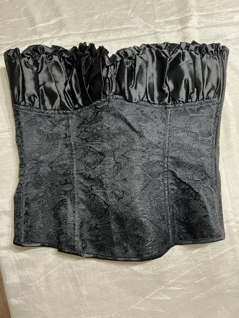 Corset negro con encaje y volantes - 1