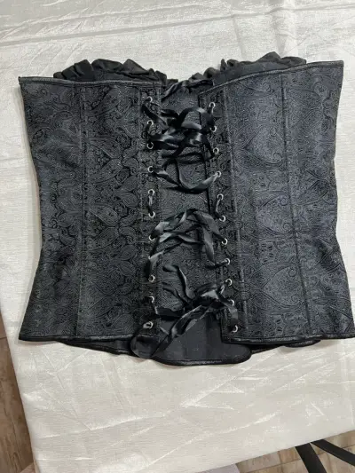 Corset negro con encaje y volantes - miniatura 2