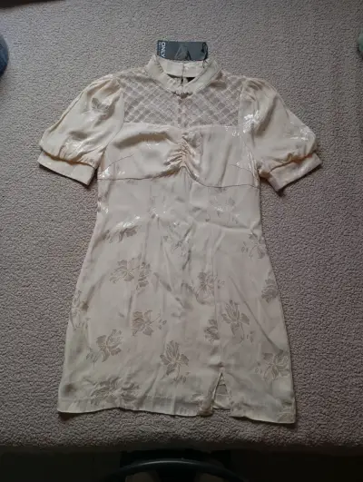 Vestido beige encaje y broderie marca Only - miniatura 2