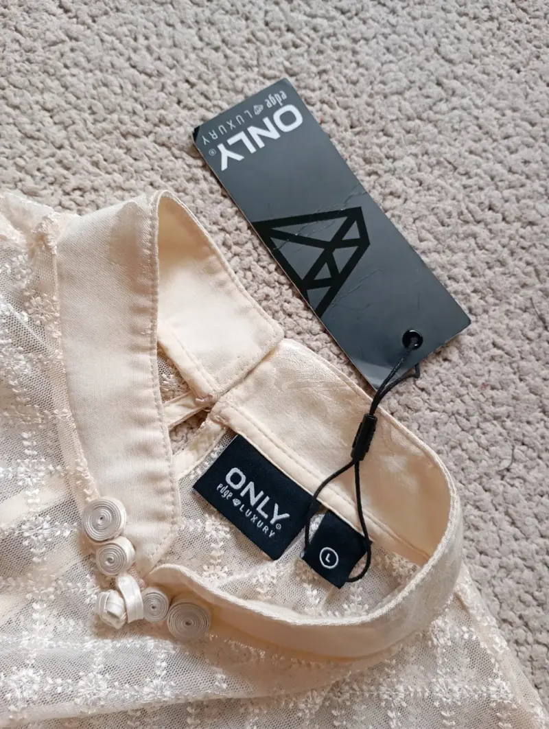 Vestido beige encaje y broderie marca Only - 4