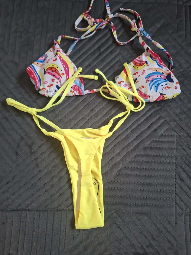 Bikini de dos piezas con estampado tropical - 2