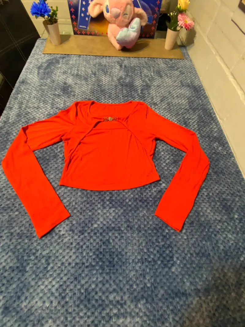 Polera roja de manga larga para mujer
