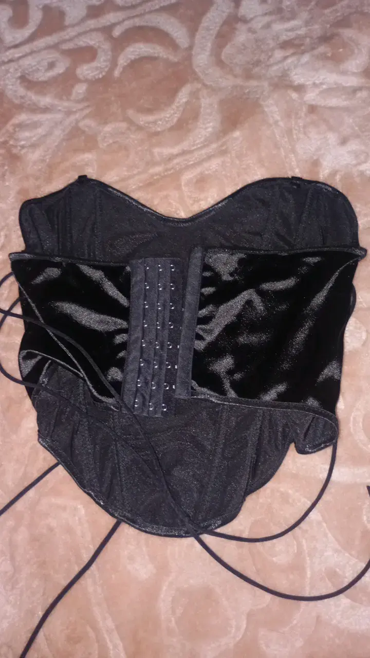 Corset negro de satén con cordones - 2