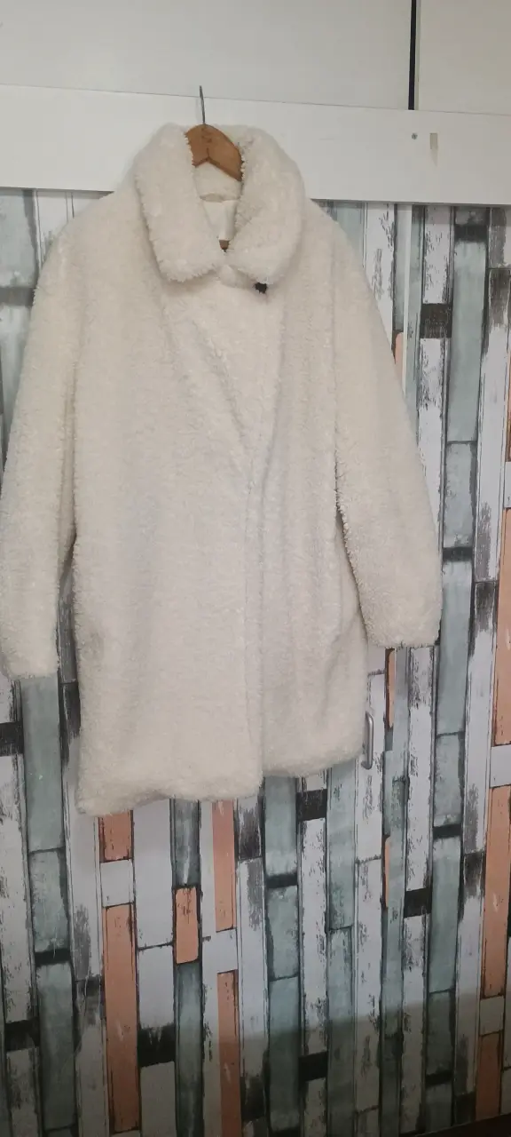 Abrigo estilo Teddy blanco natural H&M para mujer - 2