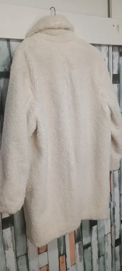 Abrigo estilo Teddy blanco natural H&M para mujer - miniatura 5