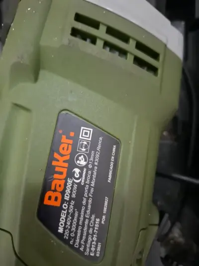 Taladro percutor Bauker con accesorios en maletín - miniatura 3