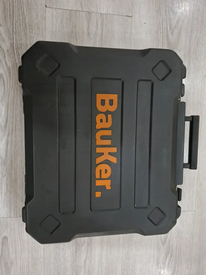 Taladro percutor Bauker con accesorios en maletín - 4