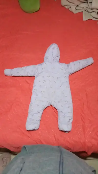 Enterito de invierno para bebé con capucha - miniatura 2