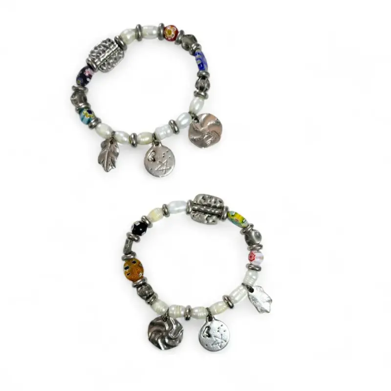 Pulseras con Dijes y Cuentas de Vidrio Set de 2 - 1