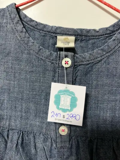 Polera de mezclilla para niña con botones - miniatura 3