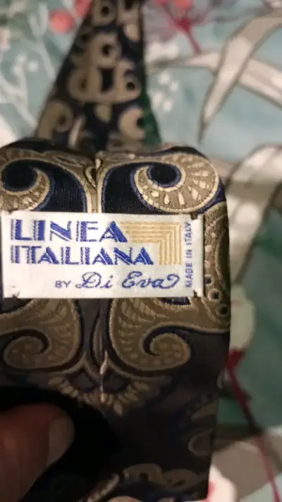 Corbata elegante azul con diseño dorado - miniatura 2