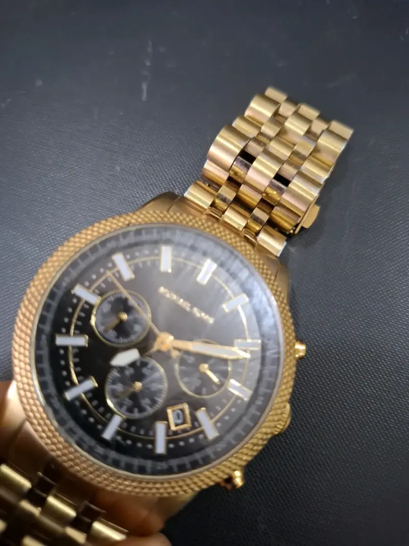 Reloj dorado Michael Kors cronógrafo elegante - 1