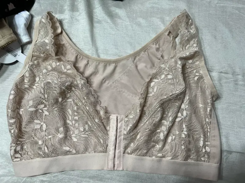Sostén de encaje beige y negro para mujer - 1