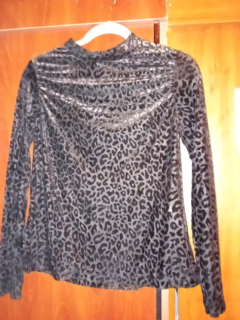 Blusa de Leopardo Negra con Brillos Talla L - 1